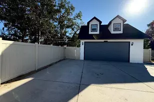 1183-B Chestnut St, Clermont, FL 34711 - Photo 3