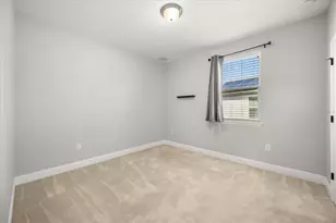 2135 Standing Rock Cir, Oakland, FL 34787 - Photo 19