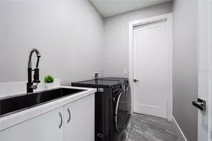 2502 Lake Front Dr, Lake Wales, FL 33898 - Photo 41