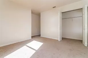 2045 14th St S, Saint Petersburg, FL 33705 - Photo 11