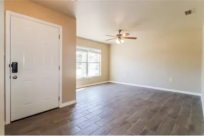 2045 14th Street S, Saint Petersburg, FL 33705 - Photo 3