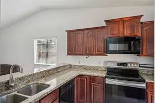 732 Golden Sunshine Cir, Orlando, FL 32807 - Photo 3