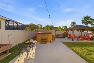 12138 Blue Pacific Dr, Riverview, FL 33579 - Photo 7