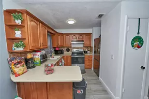 7520 Lois Marie Ct, Orlando, FL 32807 - Photo 11