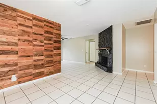 5015 E 111th Ave, Tampa, FL 33617 - Photo 5