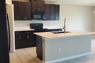 5687 Keaton Springs Dr, Lakeland, FL 33811 - Photo 9