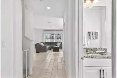 6877 Wilson Hammock Avenue, Groveland, FL 34736 - Photo 9