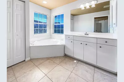 890 Morgan Towne Way, Venice, FL 34292 - Photo 17