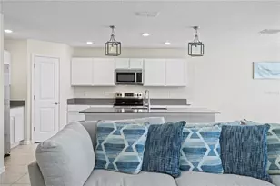 4330 Sunny Creek Pl, Kissimmee, FL 34746 - Photo 7