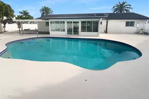 8001 13th Ave S, Saint Petersburg, FL 33701 - Photo 5