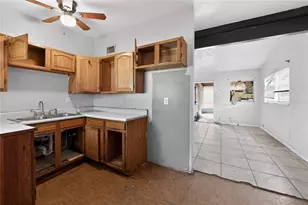 1927 7th Ave E, Bradenton, FL 34208 - Photo 5