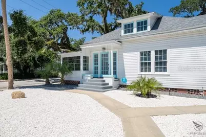301 Live Oak Street, New Smyrna Beach, FL 32168 - Photo 1