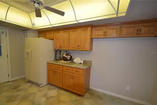 5057 Bermuda Cir, Orlando, FL 32808 - Photo 9