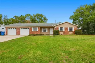 2523 Lake Ellen Cir Circle, Tampa, FL 33618 - Photo 1