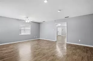 2523 Lake Ellen Cir Circle, Tampa, FL 33618 - Photo 21