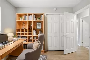 2523 Lake Ellen Ln, Tampa, FL 33618 - Photo 5