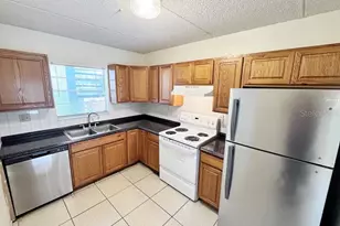 2856 Somerset Park Dr, Tampa, FL 33613 - Photo 7