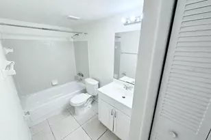 2856 Somerset Park Dr, Tampa, FL 33613 - Photo 17