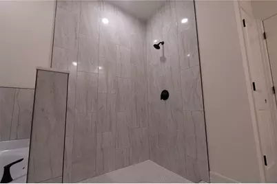 911 N New Hampshire Avenue, Tavares, FL 32778 - Photo 25