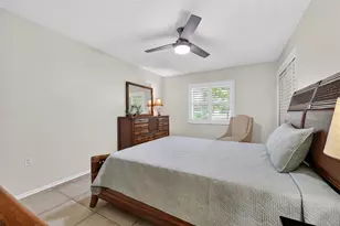 1100 E Bay Dr, Largo, FL 33770 - Photo 17