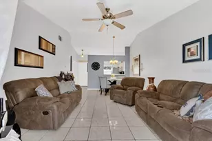 56 Silver Falls Cir, Kissimmee, FL 34743 - Photo 3