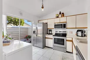 56 Silver Falls Cir, Kissimmee, FL 34743 - Photo 9