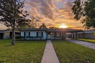 1098 Leeway Ct, Orlando, FL 32810 - Photo 1