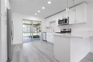 4605 Elmira Pl, Orlando, FL 32811 - Photo 9