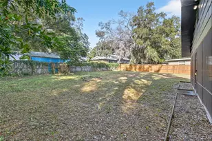 303 E Fountain St, Fruitland Park, FL 34731 - Photo 35