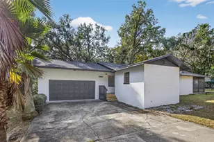 303 E Fountain St, Fruitland Park, FL 34731 - Photo 1