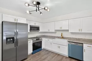 303 E Fountain St, Fruitland Park, FL 34731 - Photo 9