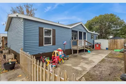 4 Cayman Circle, Umatilla, FL 32784 - Photo 1