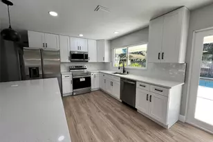 3180 Bellevue St, Sarasota, FL 34237 - Photo 7