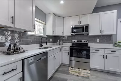 1102 E Voorhis Avenue, Deland, FL 32724 - Photo 5