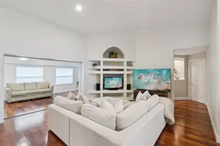 9805 Spring Lake Dr, Clermont, FL 34711 - Photo 11