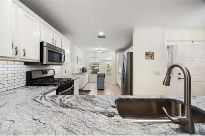 16845 SE 86th Deptford Court, The Villages, FL 32162 - Photo 5