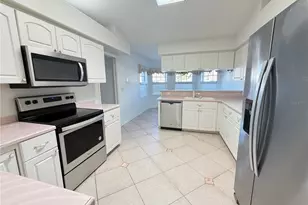 21623 Regency Park Ln, Leesburg, FL 34748 - Photo 5