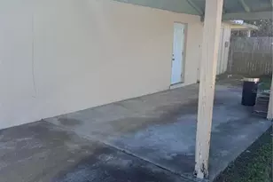 750 NE Hampton Dr, Palm Bay, FL 32905 - Photo 7