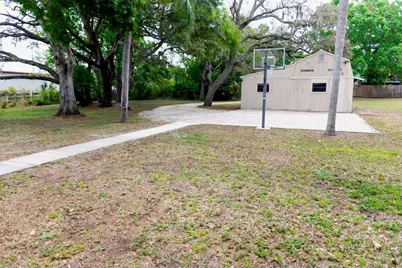 544 Farnum Drive, Tarpon Springs, FL 34689 - Photo 15