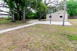 544 Farnum Dr, Tarpon Springs, FL 34689 - Photo 15