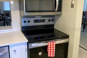 2804 N Powers Dr, Orlando, FL 32818 - Photo 5