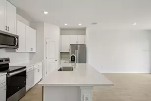1740 Coolridge Pl, Zephyrhills, FL 33541 - Photo 9