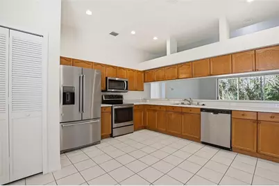 28516 Hanging Moss Loop, Wesley Chapel, FL 33543 - Photo 7