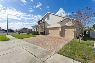 523 Bellissimo Pl, Howey in the Hills, FL 34737 - Photo 3