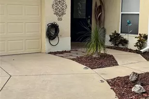 1069 Burnettown Pl, The Villages, FL 32162 - Photo 3