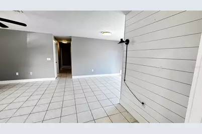 3935 Middlesex Place, Sarasota, FL 34241 - Photo 7