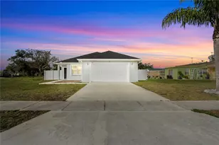 142 Pineview Dr, Oviedo, FL 32765 - Photo 1