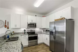 142 Pineview Dr, Oviedo, FL 32765 - Photo 13