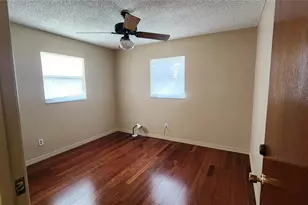 2577 Granada Cir W, Saint Petersburg, FL 33712 - Photo 9