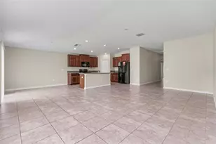 327 Cascade Bend Dr, Ruskin, FL 33570 - Photo 5